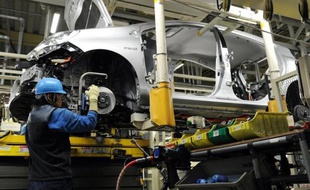 Les ventes de véhicules neufs au Japon, hors mini-modèles, ont baissé de 8,1% en septembre sur un an, pour la première fois depuis 13 mois, a annoncé lundi l'association des concessionnaires d'automobiles.