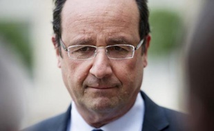 François Hollande a assuré lundi plusieurs associations de banlieues et de quartiers populaires, qu'il recevait à déjeuner à l'Elysée, "de la détermination du gouvernement à lutter contre tous les actes racistes, notamment anti-musulmans".