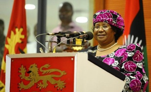 La banque centrale du Malawi a dévalué lundi la monnaie nationale, le kwacha, de 34% par rapport au dollar, répondant à l'une des principales exigences du Fonds monétaire international (FMI) et dans l'espoir de venir en aide à son économie malade.
