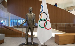 Une statue de Pierre de Coubertin au siège du Comité International Olympique à Lausanne.