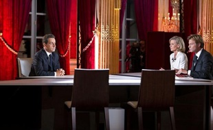 L'intervention de Nicolas Sarkozy à la télévision dimanche soir a attiré 16,568 millions de téléspecteurs cumulés sur les six chaînes qui la retransmettaient, a indiqué lundi l'institut Médiamétrie.