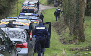 Les gendarmes ici aux abords de la rave party de Lieuron, en Ille-et-Vilaine, où 2.500 personnes ont fêté le Nouvel an.