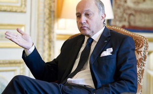 Laurent Fabius, Ministre des Affaires étrangères, en interview dans son bureau du Quai d'Orsay, le 19 fevrier 2013 à Paris.