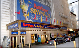 L'affiche de la comédie musicale «Spamalot» au Shubert Theater de New York en 2007