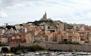 Une vue de Marseille avec la basilique Notre-Dame de la Garde, le 15 novembre 2020.