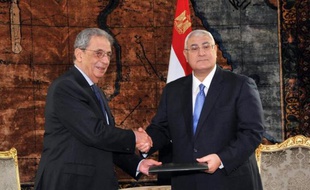 Le référendum sur la nouvelle Constitution en Egypte se tiendra les 14 et 15 janvier, a annoncé samedi le président égyptien par intérim Adly Mansour dans un discours devant des haut responsables du pays.