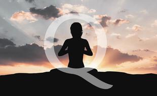 Les adeptes du Yoga sont infiltrés par les complotistes de QAnon sur Instagram