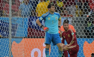 Iker Casillas et Sergio Ramos lors du match de Coupe du monde Espagne-Chili (0-2), le 18 juin 2014, à Rio.