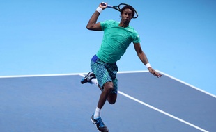Gaël Monfils au dunk face à Milos Raonic, le 13 novembre 2016 à Londres.