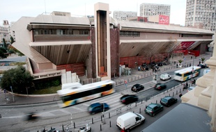 Les Galeries Lafayette, en plein dans le centre bourse situé au bas de la canebière, ont désormais un nouvel accord sur le travail dominical.