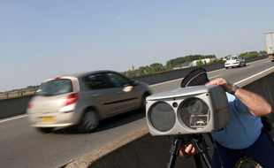 Illustration opérations de contrôles de gendarmerie sur une route nationale.