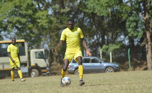 Le footballeur Sven Yidah a inventé la célébration «du boiteux» en juillet 2018.