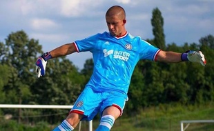 Vladimir Milosevic, avec le maillot de l'OM, en Serbie.