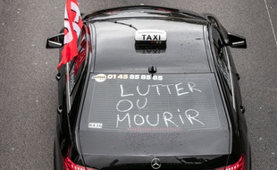 Les taxis ont mené une opération escargot en région parisienne le 20 mai 2019.