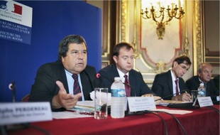 Michel Sappin (à g.) : « la balance penche vers un passage par le centre de Marseille ».