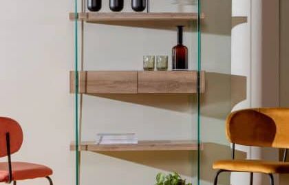 Fini Ikea et ses étagères basiques : adoptez cette étagère design abordable qui dynamise votre déco en quelques minutes