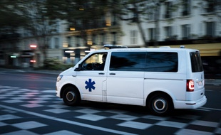 Une ambulance, a priori non volée, dans les rues. (illustration)
