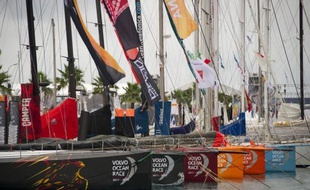 Six des plus belles machines de course océanique au monde ont pris samedi à Alicante (Espagne) le départ de la Volvo Ocean Race, fabuleuse régate en équipage de 39.000 milles autour du globe qui s'achèvera le 7 juillet à Galway (Irlande), au terme de neuf étapes.