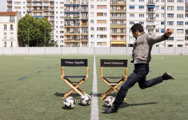 « Mercato » de Tristan Séguéla va plonger le public dans les coulisses du foot d’aujourd’hui. Driss (Jamel Debbouze), agent de joueurs, a sept jours pour sauver sa peau avant la fin du mercato.