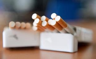 Un rapport sénatorial propose "une hausse de 10% par an du prix des différents produits du tabac sur les cinq prochaines années", a-t-on appris vendredi auprès du Sénat, confirmant une information de Publicsénat.fr.