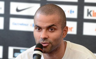Tony Parker, le meneur de jeu de l'équipe de France de basket-ball, a estimé mardi, lors d'un déplacement à Villeurbanne à la veille de son départ aux JO, que les Etats-Unis, adversaire dimanche de la France pour son premier match olympique, n'étaient "pas imbattables".
