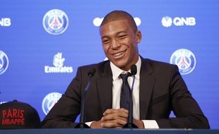 Mbappé lors de sa présentation au Parc des Princes.