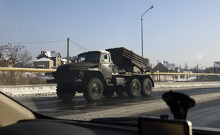 Un lance-roquettes Katioucha des séparatistes à Donetsk, en Ukraine, le 3 décembre 2014.