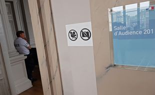 Illustration d'un tribunal.