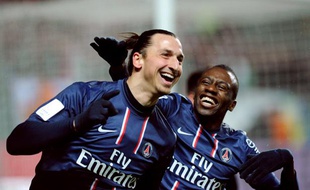 Les joueurs du PSG, Zlatan Ibrahimovic et Blaise Matuidi lors d'un match contre Saint-Etienne le 17 mars 2013.