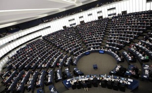 Le Parlement européen a exigé jeudi des "éclaircissements immédiats" de Washington sur les allégations d'espionnage des institutions et citoyens européens par les Etats-Unis, et a confié à l'une de ses commissions le soin d'enquêter sur ces pratiques.