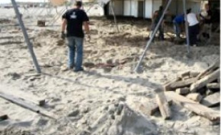Opération démontage, hier à l'Effet Mer.