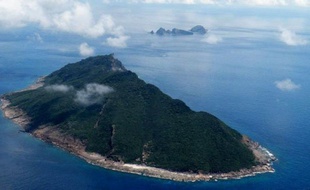 Le gouvernement japonais a annoncé lundi qu'il allait acheter un groupe d'îles en Mer de Chine orientale qui sont fermement revendiquées par la Chine, s'attirant une ferme mise en garde de Pékin.