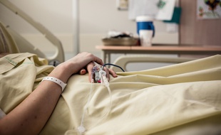 Une hospitalisation en service de réanimation,
