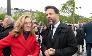 Le vice-président de l'Assemblée, Hugues Renson, et la garde des Sceaux Nicole Belloubet à Paris, le 8 mai 2019.