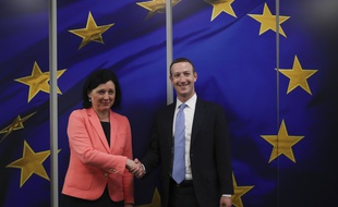 Mark Zuckerberg a rencontré la la Commissaire européenne à la Justice, Vera Jourova, le 17 février 2020.