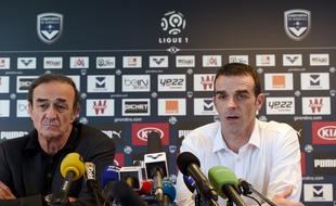 Jean-Louis Triaud et Ulrich Ramé lors de la conférence de presse de présentation du nouvel entraîneur des Girondins, le 15 mars 2016 au Haillan.
