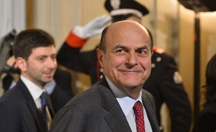Le président italien Giorgio Napolitano a convoqué vendredi à 16H00 GMT le leader de la gauche italienne Pier Luigi Bersani, vraisemblablement pour lui confier la tâche de tenter de former le nouveau gouvernement.
