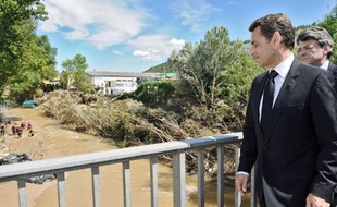 Le président de la République à Draguignan, accompagné de Jean-Louis Borloo.