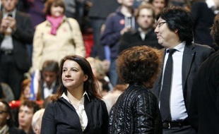 La secrétaire nationale d'EELV Cécile Duflot a estimé jeudi à Toulouse que François Hollande avait montré "sa capacité à assumer les responsabilités de chef de l'Etat" lors de son débat avec Nicolas Sarkozy, et a affirmé la volonté de son parti d'être "pleinement" dans une future majorité tout en restant "pleinement écologiste".