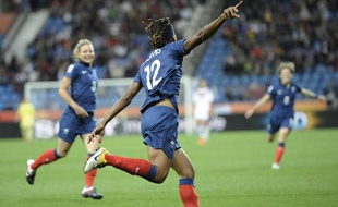 Elodie Thomis, après le quatrième but face au Canada, le 30 juin 2011