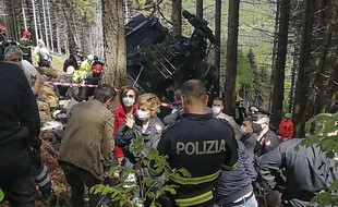 La cabine du téléphérique accidenté, près de Stresa.