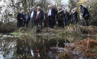 Six membres d'une commission sénatoriale étaient en déplacement vendredi sur la ZAD/ AFP PHOTO / JEAN-SEBASTIEN EVRARD