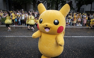 Un personnage Pikachu durant la parade du carnaval Pikachu, Yokohama, au Japon, le 14 août 2017.