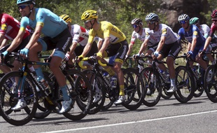 Juju Alaphilippe est toujours en jaune