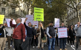 La manifestation des commerçants du cours Gambetta, jeudi 21 octobre à Lyon.