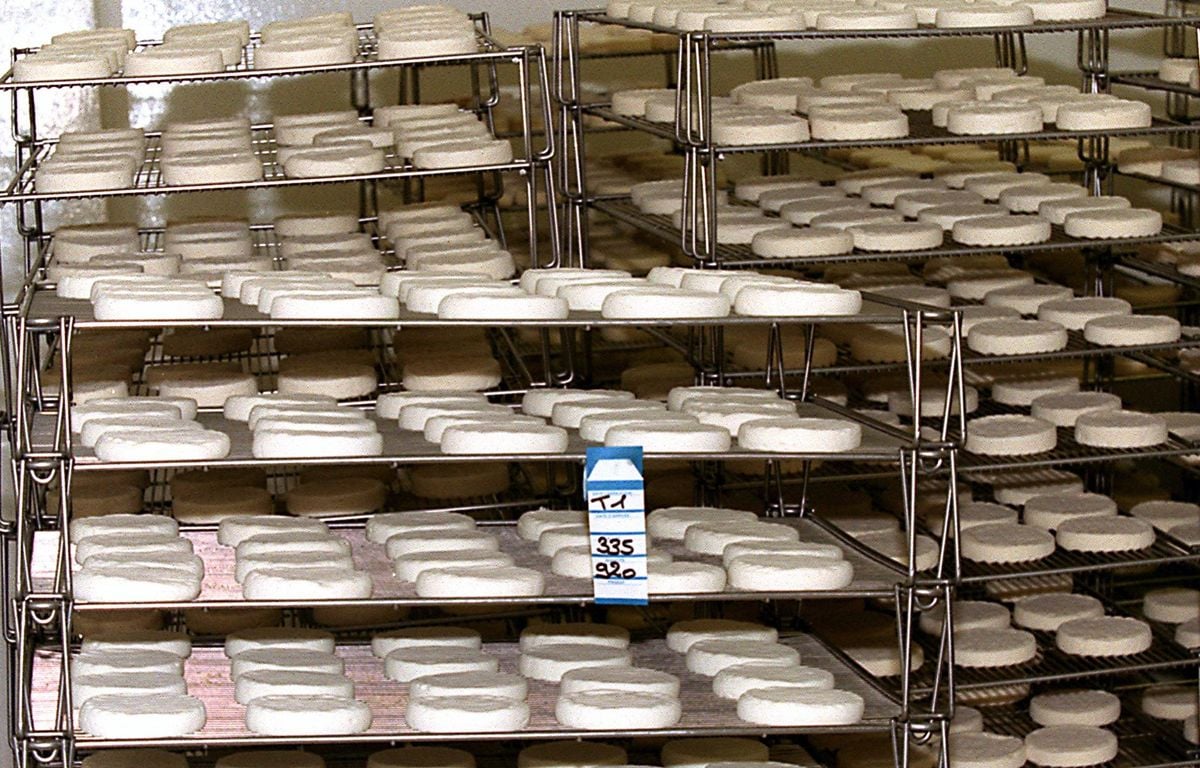 Listeria : « On n'a pas encore d'explication », réagit, étonnée, la fromagerie mise en cause pour des dizaines de lots