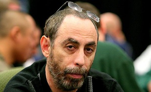 Barry Greenstein, le "Robin des bois du poker", fait figure de grand favori pour entrer au Hall of Fame du poker en 2011...