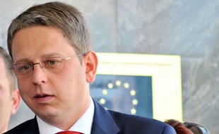 La Serbie a intensifié, avec l'échange lundi d'officiers de liaisons, la mise en oeuvre de l'accord sur la normalisation de ses relations avec le Kosovo, à l'approche du Conseil européen les 27 et 28 juin qui doit décider si Belgrade mérite d'obtenir une date pour l'ouverture de négociations d'adhésion à l'UE.
