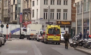D'importants moyens policiers, des démineurs et des membres des services de secours avaient été mobilisés au centre de Bruxelles.