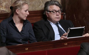 Marion Maréchal Le Pen et Gilbert Collard, le 5 juin 2013, sur les bancs de l'Assemblée nationale.